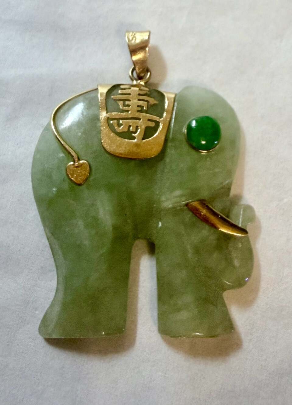 Vintage 14k Yellow Gold Light Green Jade Jadeite Chrysoprase Elephant Pendant